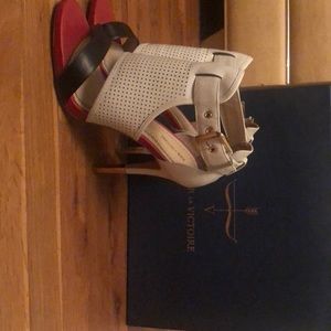 Pour La Victoire high heels